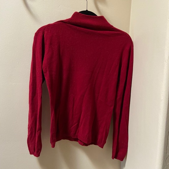 Burgundy Red Lamb’s wool sweater - Picture 3 of 3